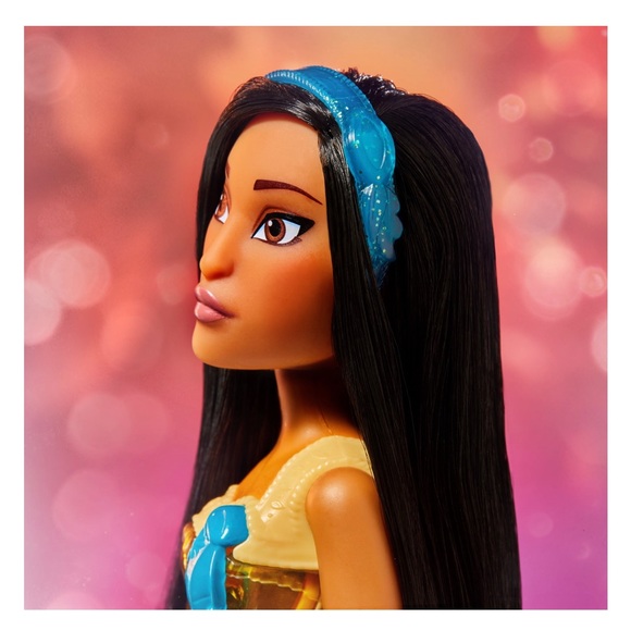 Disney Princess Royal Shimmer Pocahontas Fashion Doll, Accessories Included NIB - Picture 4 of 8
